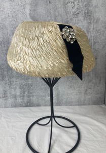 lot 126 image: Elegant Vintage Hat Box, Hat and Gloves in Cream & Black- John W. Thomas & Co.