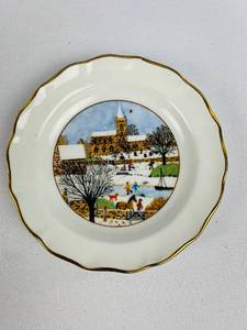 lot 170 image: A Variety of VIntage Collectible Plates - China