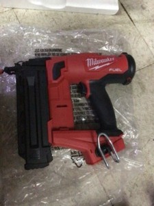 Milwaukee M18 FUEL 18-Volt Lithium-Ion Brushless Cordless Gen II 18-Gauge Brad Nailer (Tool-Only)