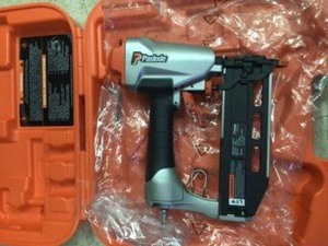 Paslode Pneumatic 16-Gauge Straight Finish Nailer