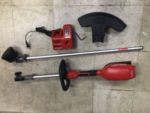 Milwaukee M18 FUEL 18-Volt Lithium-Ion Brushless Cordless String Trimmer with QUIK-LOK Attachment Capability