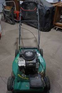 Briggs and Stratton Quantun XM push mower