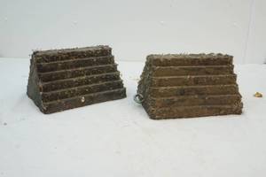 Truck wheel chocks