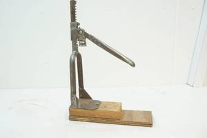 Bottle capper