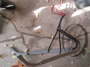 lot 4 image: Antique hand Cultivator...