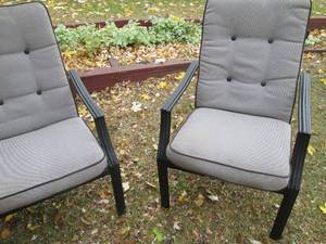 lot 8 image: 2 Metal patio chairs with cushions...