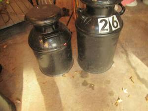 lot 21 image: 2 milk cans with Lids...