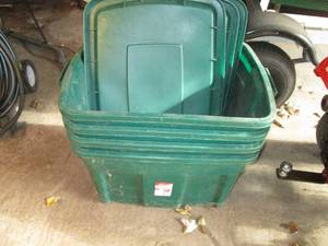 lot 45 image: 4 25 Gallon Rubbermaid totes with L...
