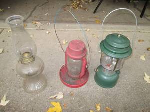 lot 87 image: 3 lanterns...