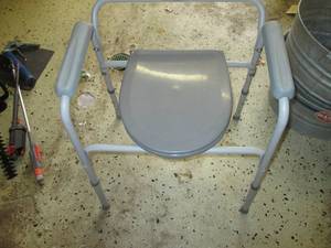 lot 110 image: Medical potty, Metal basket with Me...