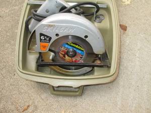 lot 124 image: Skill saw in Case...
