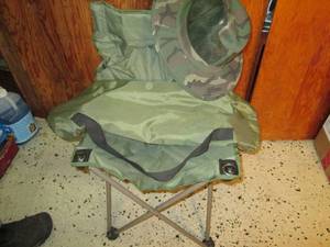 lot 154 image: Camp Stool and commo sun hat...