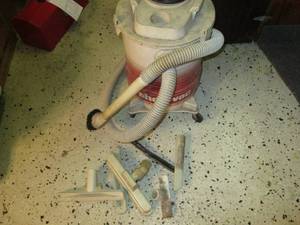 lot 156 image: Shop vac with accessories...