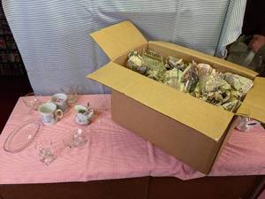 lot 263 image: Box of Misc. Clear Glassware See P...