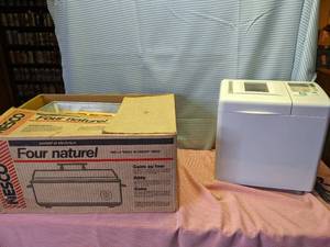 lot 348 image: Toastmaster platinum bread maker an...
