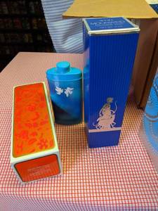 lot 352 image: Box full of Avon colognes and perfu...