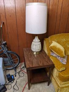 lot 219 image: Vintage End Table 17.5 X 26 X 21...