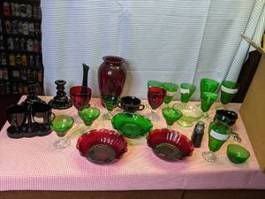 lot 291 image: glassware (black amethyst, green an...