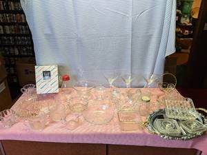 lot 293 image: Glassware (crystal vase, silver pla...