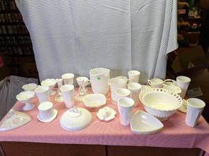 lot 296 image: Glassware (milk glass, candle holde...