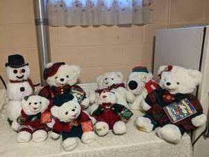 lot 322 image: Large lot of stuffed Christmas anim...