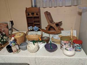 lot 342 image: large decor lot includes wicker bas...