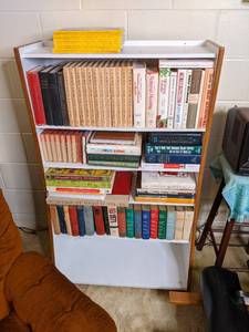 lot 185 image: Vintage Bookshelf Full of Vintage B...