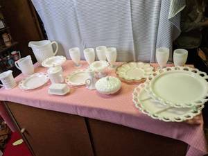 lot 279 image: Large Vintage Hobnail Glass Lot Se...