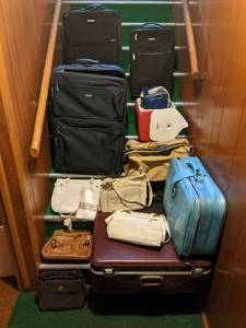 lot 313 image: Handbags, suitcases, coolers oh my...