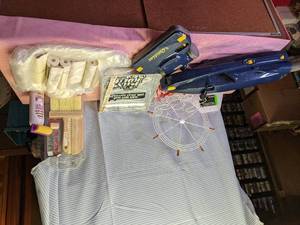 lot 307 image: Painting supplies, quicklux vacuum,...