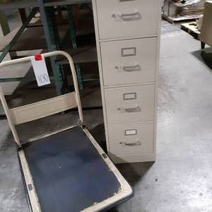 Nice flatbed cart, 35 x 23 at form...