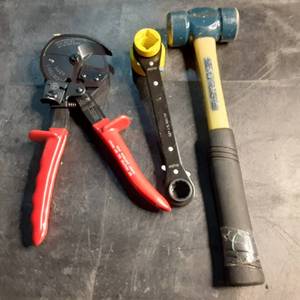 Klein tools cable Cutter, hammer an...