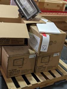 11 Flood lights brand new Intermati...