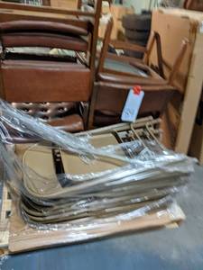 Pallet with 9 folding chairs and 4 ...