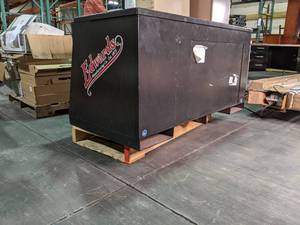 Metal job box with hinged lid measu...