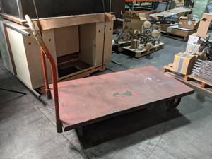 Flatbed cart bed measures 5x 2.5...