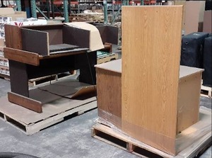 Desk with credenza 4 x 27 top als...