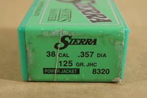 lot 111 image: 100 Sierra 38 Cal .357 125 Gr JHC Power Jacket Bullets