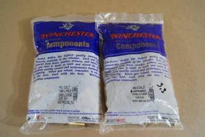 lot 148 image: 2 Bags of Winchester 45 Colt Shell Cases - Primed