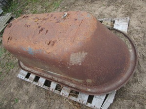 lot 46 image: Vintage tub - no feet, 60L...