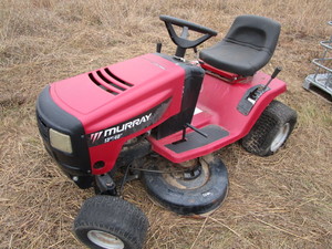 lot 90 image: Murray 13hp, 40 deck, parts...