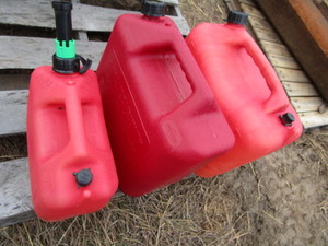 lot 74 image: Gas cans, plastic 5, 5.8 gallon, 2-...