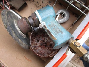 lot 60 image: Tools with air grinder...