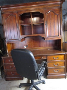 lot 52 image: Executive desk, base is 77Wx25Dx3...