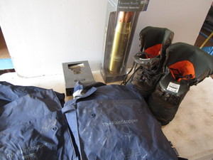 lot 132 image: Rain Stopper XL suit, Rocky size 14...
