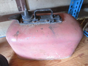 lot 139 image: Tank for outboard motor...