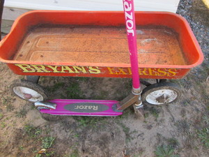 lot 150 image: Bryans Express wagon, Razor scoote...