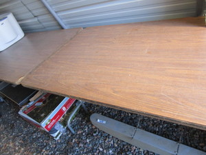lot 165 image: Folding lunchroom table, each secti...