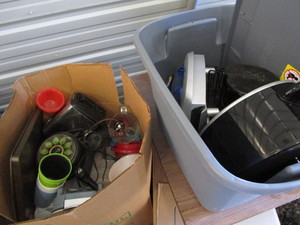 lot 176 image: Kitchenwares - one of those everyth...
