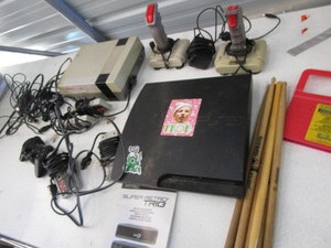 lot 189 image: PS3 and Nintendo components & contr...